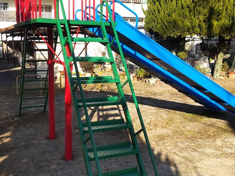 佐賀県白石町の公園にある遊具の塗装
