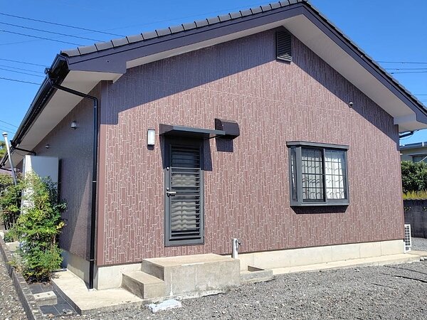 外壁塗装と屋根塗装は同時にすべき？費用・メリット・タイミングを徹底解説の画像